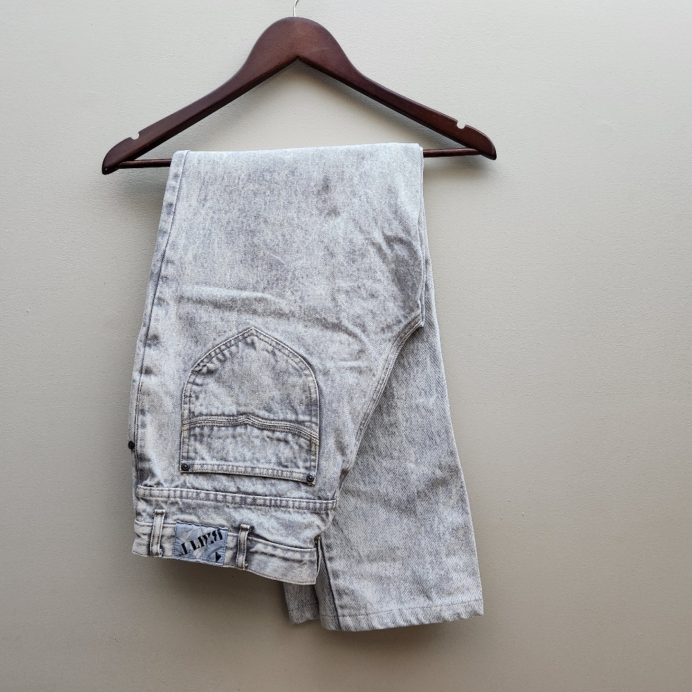 5/$25 Vintage Britt Grey Acid Wash Jeans